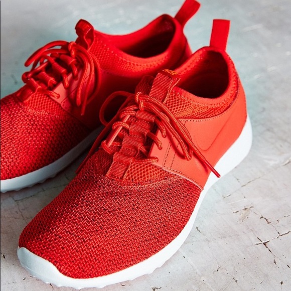 nike juvenate red